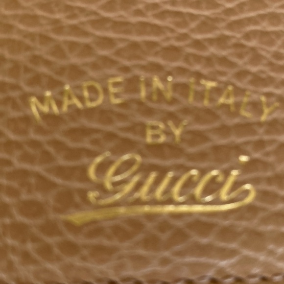 Gucci Leather wallet on a detachable leather strap - Picture 2 of 6